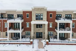 230 Vintage Club Dr, Montgomery, OH 45249 - Photo 1