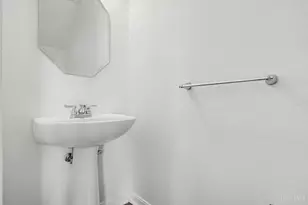 1443 Laurel Park Dr, Cincinnati, OH 45214 - Photo 11