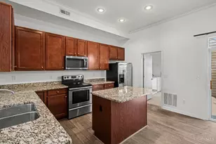 1443 Laurel Park Dr, Cincinnati, OH 45214 - Photo 9