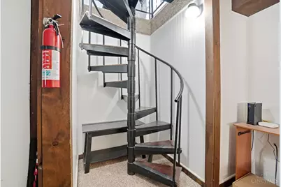 3091 Riddle View Lane, Cincinnati, OH 45220 - Photo 25