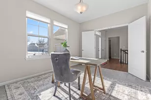 1382 Brookchase Cir, Hamilton Township, OH 45039 - Photo 7