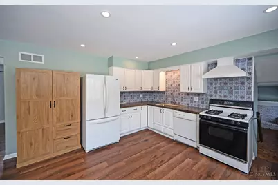 2660 Coshocton Court, Miami Township, OH 45233 - Photo 13