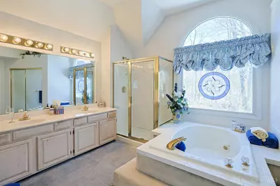 11108 Huntwicke Place, Blue Ash, OH 45241 - Photo 25