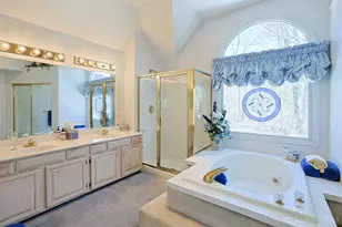 11108 Huntwicke Pl, Blue Ash, OH 45241 - Photo 25