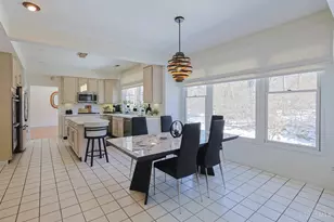 11108 Huntwicke Pl, Blue Ash, OH 45241 - Photo 19