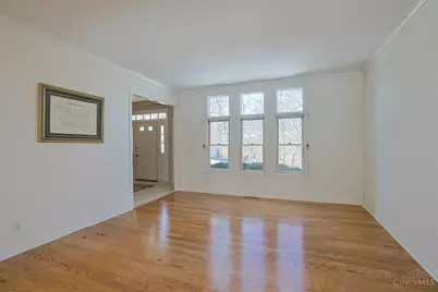 11108 Huntwicke Place, Blue Ash, OH 45241 - Photo 7