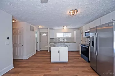 8609 Balboa Drive, Cincinnati, OH 45231 - Photo 7