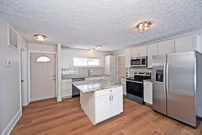 8609 Balboa Drive, Cincinnati, OH 45231 - Photo 5