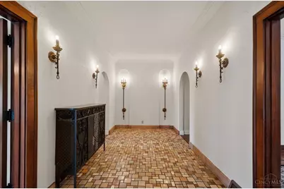 3870 Middleton Avenue, Cincinnati, OH 45220 - Photo 9