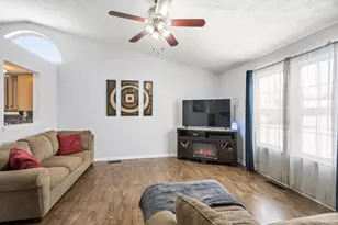 418 Lake Front Dr, Lebanon, OH 45036 - Photo 5