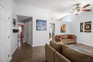 418 Lake Front Dr, Lebanon, OH 45036 - Photo 3