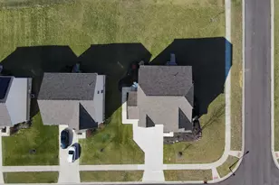 5467 Pacific Crst Ln, Fairfield Township, OH 45011 - Photo 3