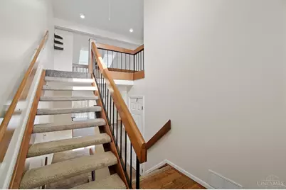 256 Centerbury Court #67, Springdale, OH 45246 - Photo 3