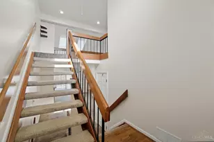 256 Centerbury Ct, Springdale, OH 45246 - Photo 3