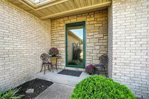 2139 Castle Pines Ct, Hamilton, OH 45013 - Photo 3