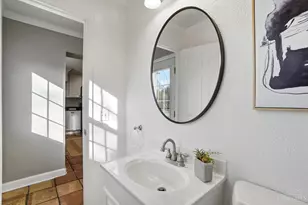 1 Hilltop Ln, Cincinnati, OH 45208 - Photo 25