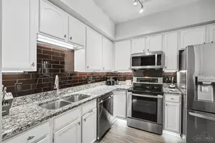 9305 Bridgecreek Dr, Springfield Township, OH 45231 - Photo 13