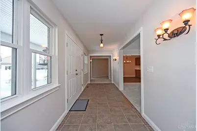 1081 Sedgefield Court, Hamilton Township, OH 45039 - Photo 9