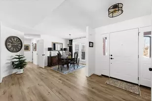 1065 Dunstan Ct, Hamilton Township, OH 45152 - Photo 3