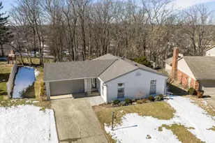 2713 Falconbridge Dr, Green Township, OH 45238 - Photo 3