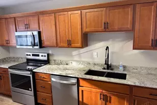 7909 Burgundy Ln, Cincinnati, OH 45224 - Photo 11