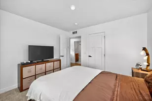 5667 Woodcreek Dr, Middletown, OH 45042 - Photo 39