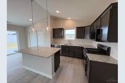 1181 Blue Spruce Lane, Wilmington, OH 45177 - Photo 5