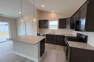 1181 Blue Spruce Ln, Wilmington, OH 45177 - Photo 5