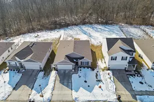 214 River Hts Dr, New Richmond, OH 45157 - Photo 3