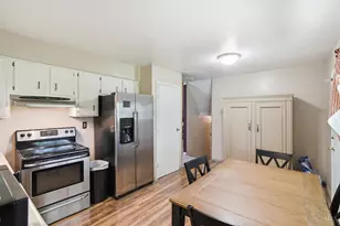 3835 Schroeder Dr, Fairfield Township, OH 45011 - Photo 3