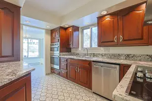 1006 Pineknot Dr, Delhi Township, OH 45238 - Photo 9