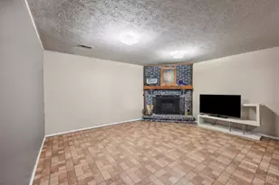 9570 Stateland Ct, Colerain Township, OH 45251 - Photo 17