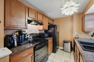 9570 Stateland Ct, Colerain Township, OH 45251 - Photo 5