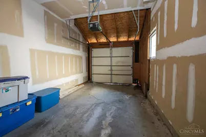 810 Southmeadow Circle #302, Cincinnati, OH 45231 - Photo 33