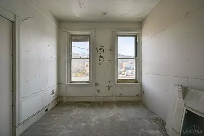 1913 Central Avenue, Cincinnati, OH 45214 - Photo 35