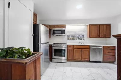 1493 Spring Lawn Avenue, Cincinnati, OH 45223 - Photo 11