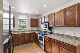 3326 Meadow Green Ct, Amelia, OH 45102 - Photo 7