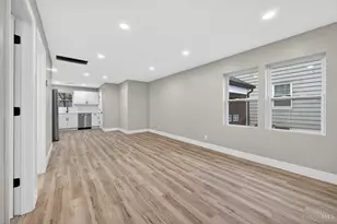 6781 Somerset Dr, Springfield Township, OH 45224 - Photo 7