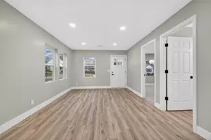 6781 Somerset Dr, Springfield Township, OH 45224 - Photo 11