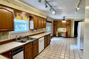 8339 Cox Rd, West Chester, OH 45069 - Photo 9