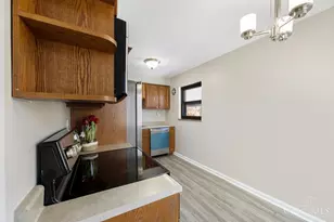 1144 Hempstead Dr, Cincinnati, OH 45231 - Photo 11