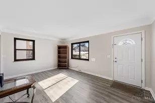 1144 Hempstead Dr, Cincinnati, OH 45231 - Photo 5