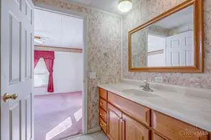 7763 Bay Rd, Morgan Township, OH 45013 - Photo 9