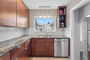 1231 Meriweather Ave, Cincinnati, OH 45208 - Photo 13