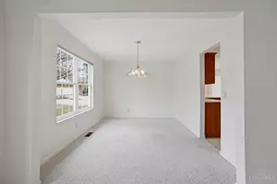 1090 W Galbraith Rd, Springfield Township, OH 45231 - Photo 11