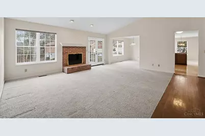 1090 W Galbraith Road, Springfield Township, OH 45231 - Photo 7