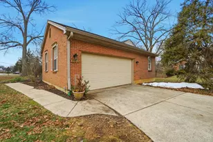 1090 W Galbraith Rd, Springfield Township, OH 45231 - Photo 33