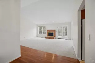 1090 W Galbraith Rd, Springfield Township, OH 45231 - Photo 5