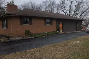 5019 Betsy Dr, Franklin Township, OH 45005 - Photo 3