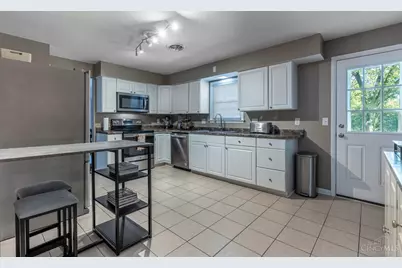 6000 Cobbleskill Court, Centerville, OH 45459 - Photo 11